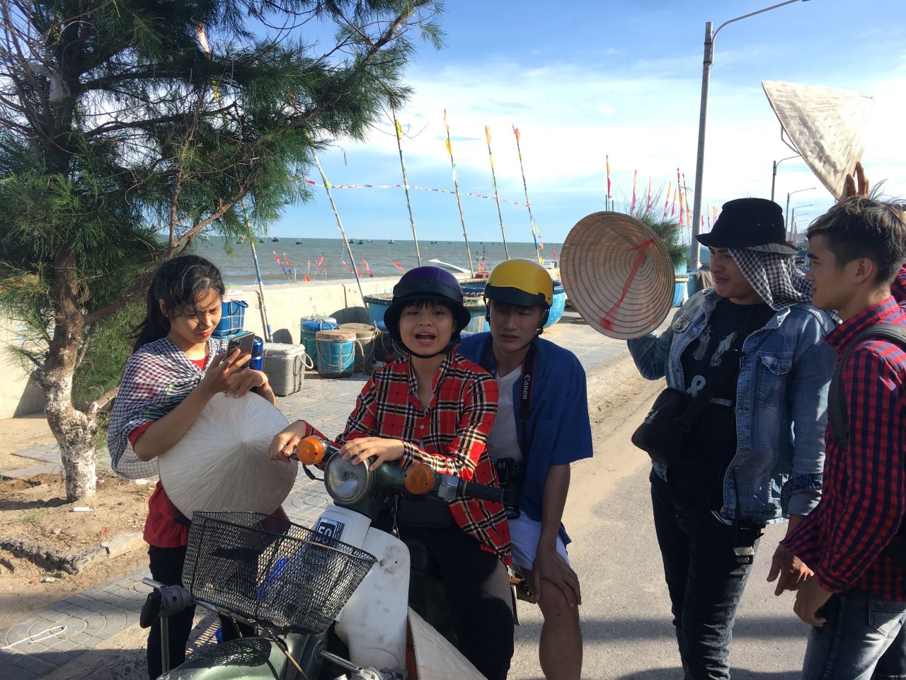 Ước Hẹn Làng Chài - Gallery Image 18 - AHT Production News