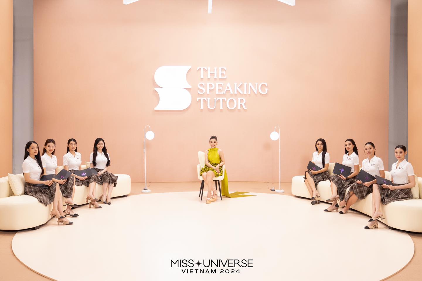 Đồng hành cùng Miss Universe - Gallery Image 5 - AHT Production