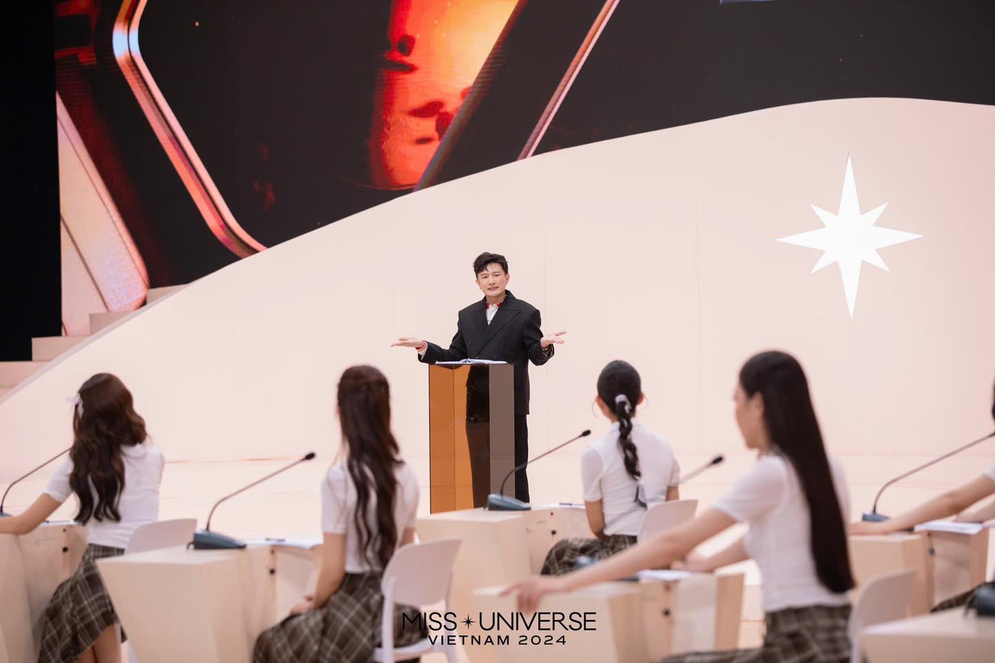 Đồng hành cùng Miss Universe - Gallery Image 8 - AHT Production