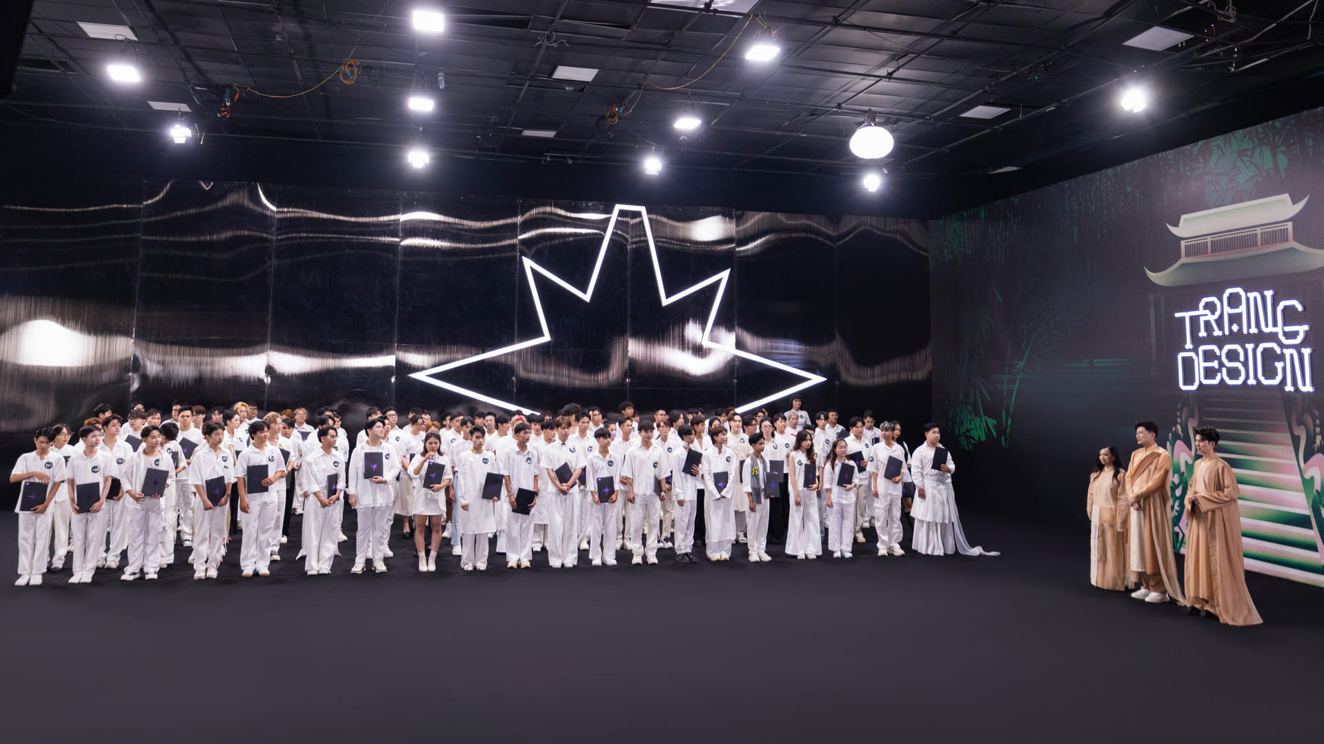 Đồng hành cùng Miss Universe - Gallery Image 10 - AHT Production