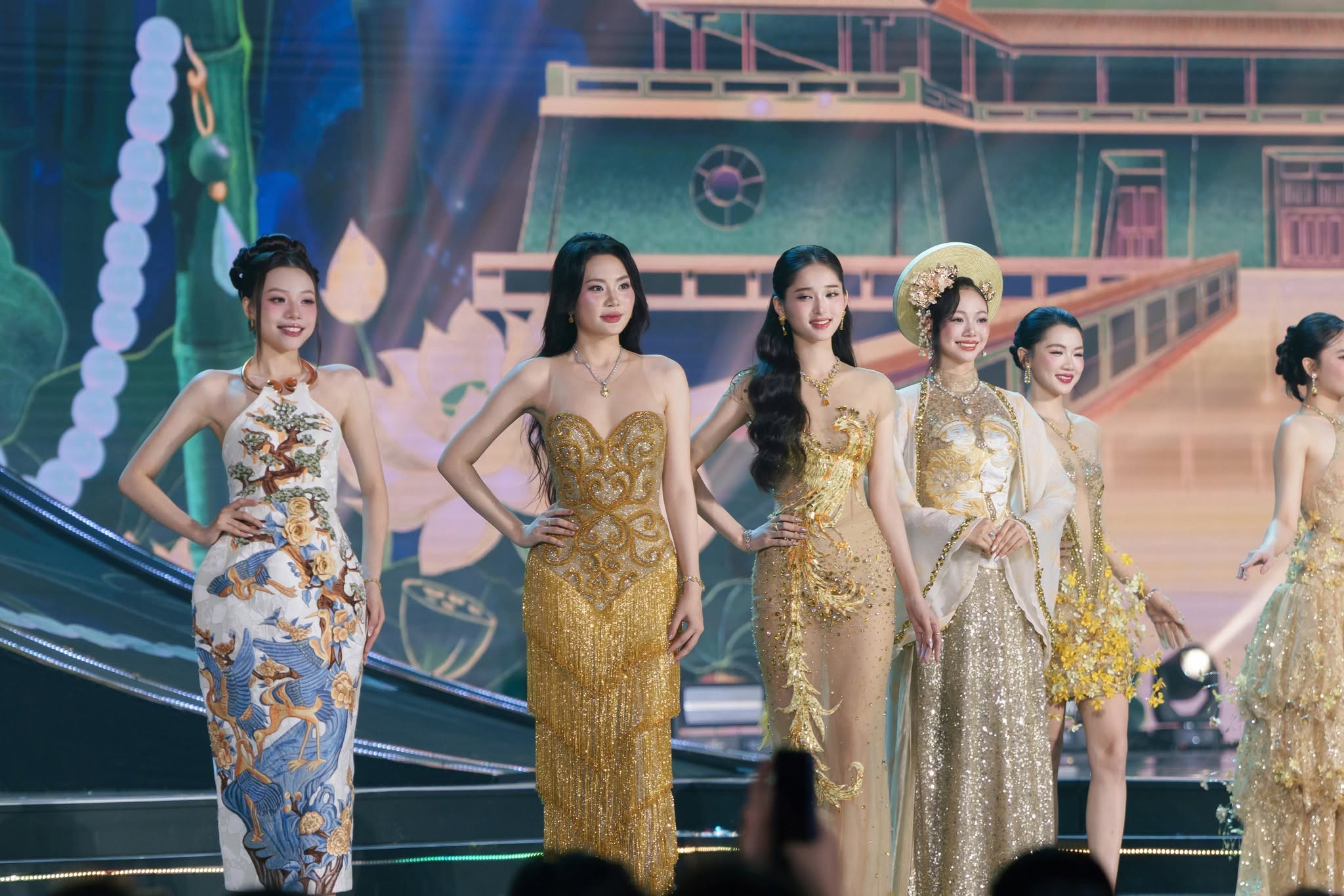 Hoa Khôi Sinh Viên Việt Nam - Gallery Image 11 - AHT Production