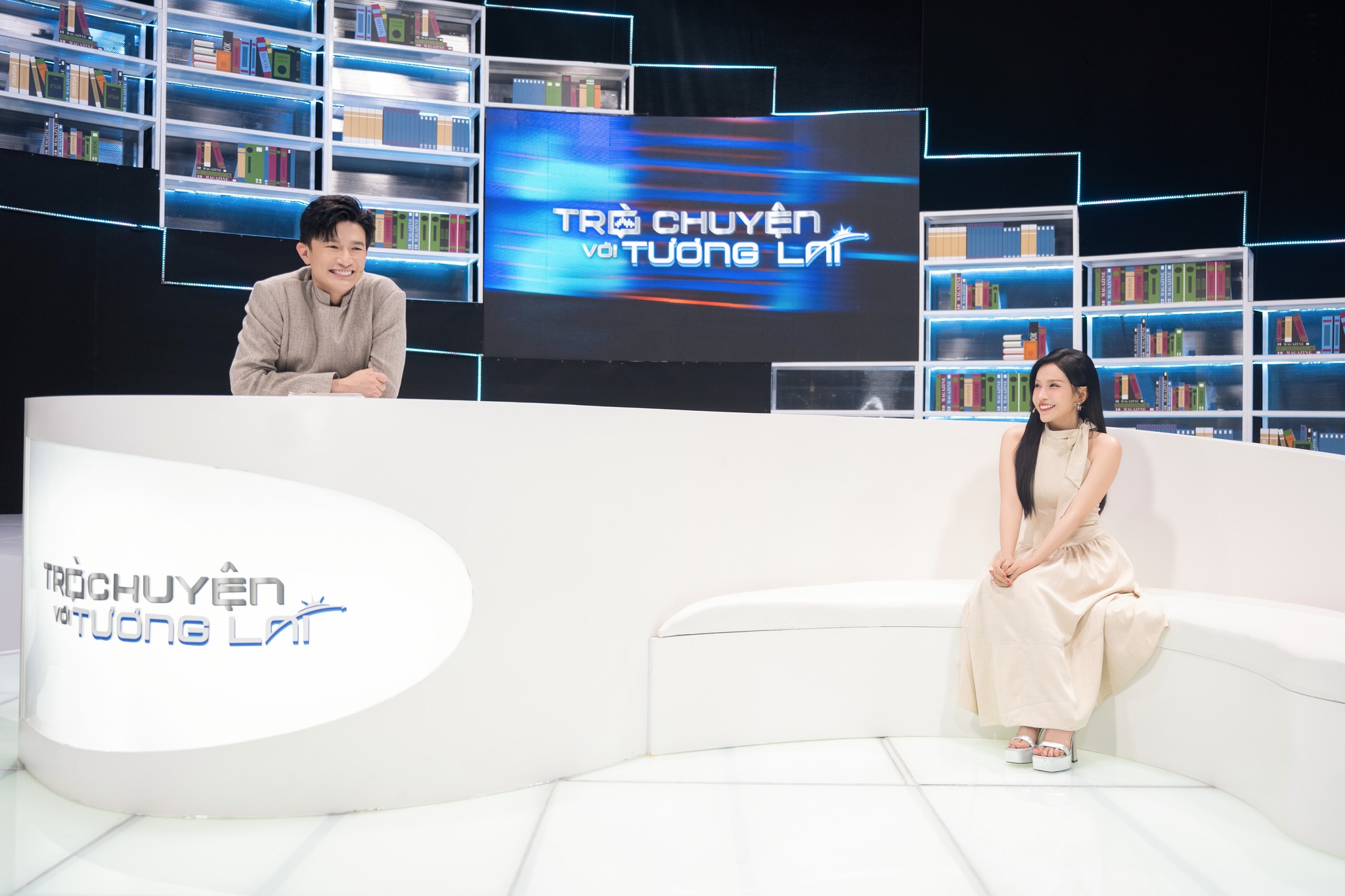 Trò Chuyện Với Tương Lai - Gallery Image 4 - AHT Production